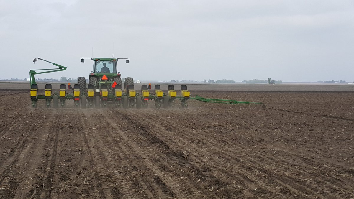 A27Killian's tweet image. Beans planted yesterday before a nice rain
@JonDay13 @fsa_Tom Thanks for all your hard work! #PIATTFS #HiSoy #Asgrow