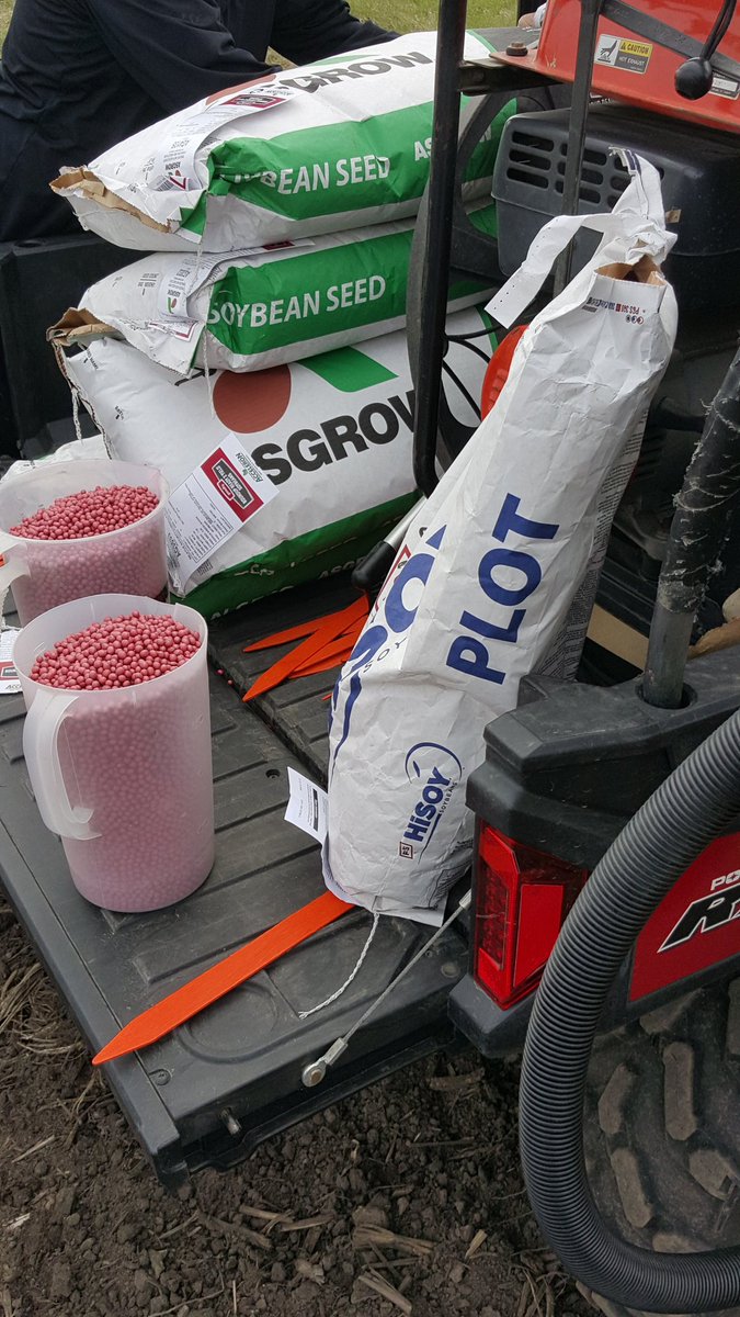 A27Killian's tweet image. Beans planted yesterday before a nice rain
@JonDay13 @fsa_Tom Thanks for all your hard work! #PIATTFS #HiSoy #Asgrow