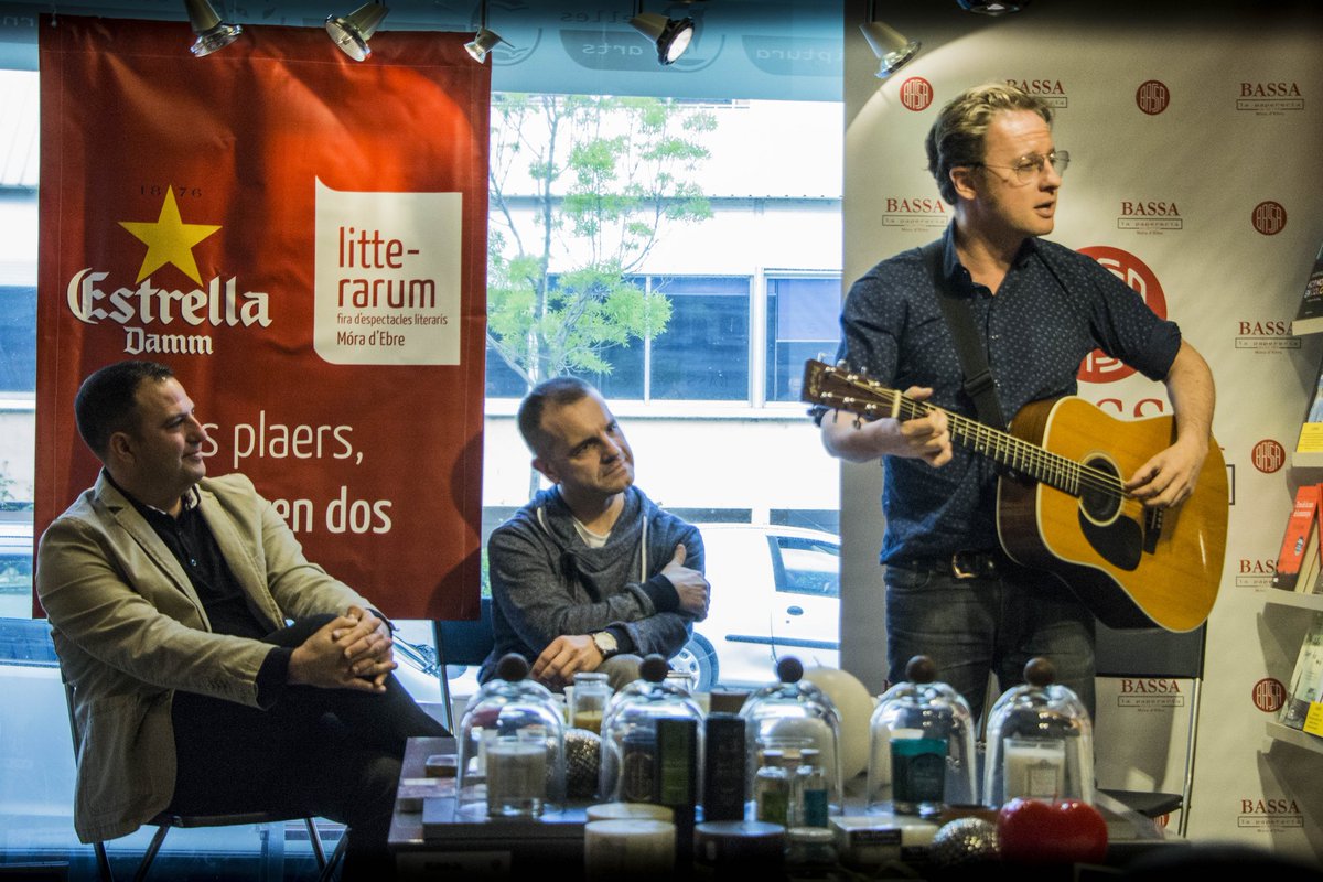 Avui a <a href="/bassa1903/">Bassa, La Papereria</a> hem tingut la 2a residència creativa de <a href="/firalitterarum/">Litterarum Móra d’Ebre</a> amb   #DavidCarabén i #JordiLlavina