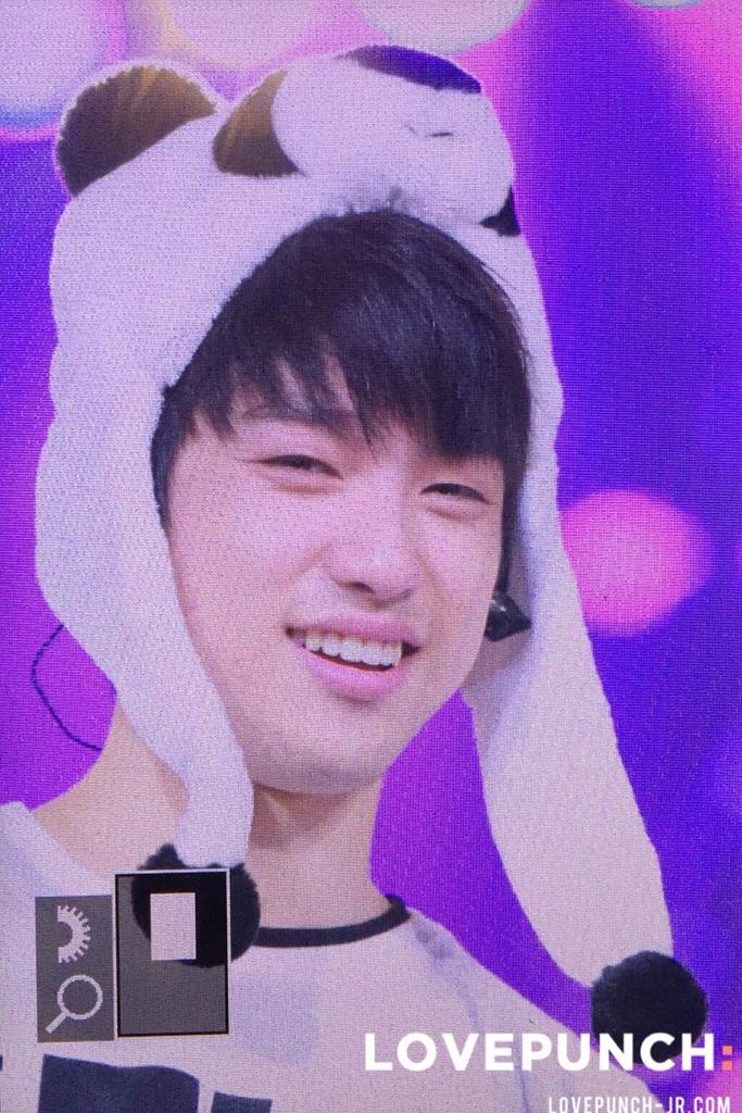 peachyyypark_'s tweet photo. You are the sweetest thing happened in my life! @jrjyp #GOT7 #JUNIOR #FlyinSeoulDay2 https://t.co/7RJtLAygcS