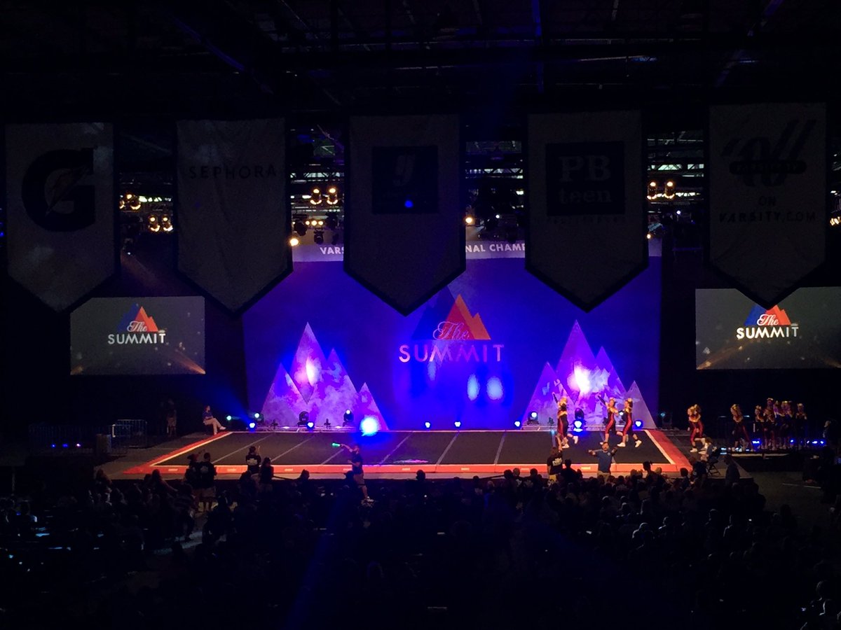SensationzCheer's tweet photo. Day 1... Here we come! #TheSummit16 #diamonds #platinum #allthat2016 https://t.co/lqYldgoRGv