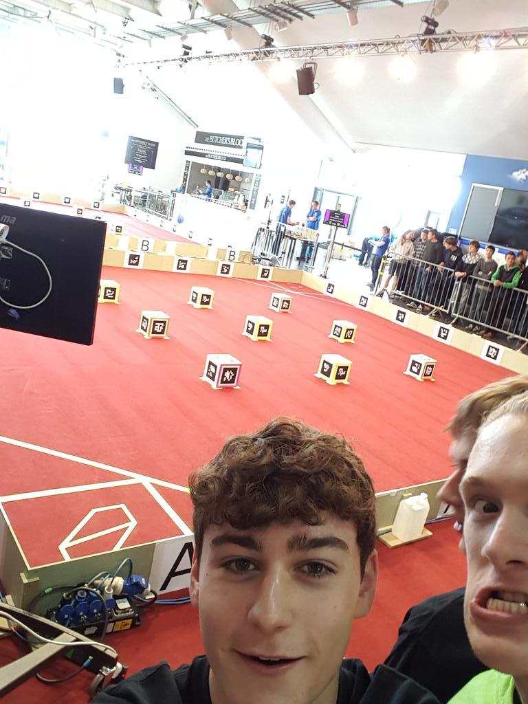 InSyncRobotics's tweet image. Here now @studentrobotics @bartonpeveril