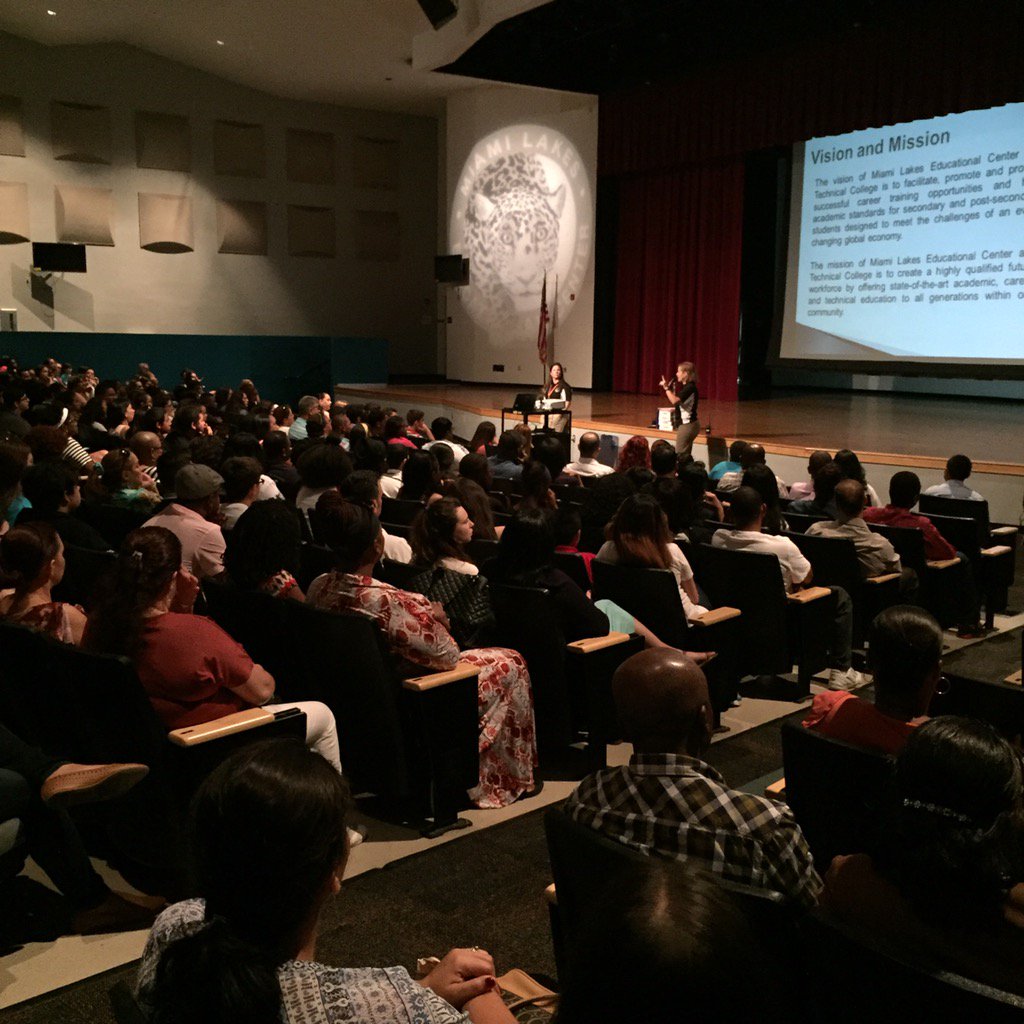 MLECJaguars's tweet photo. Welcoming future JAGUARS!!! New Student Orientation #MLEC2020 https://t.co/3VtGhGeccY