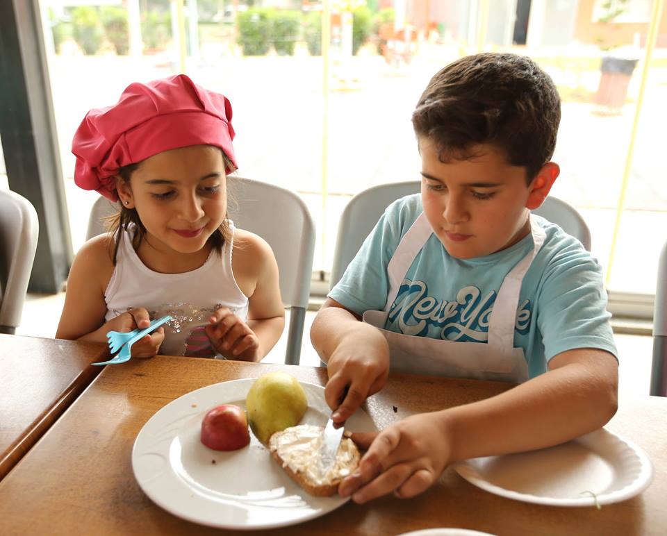 hmutluakpinar's tweet photo. Neşeli Tabaklar’la çocuklarımız hem sağlıklı beslendi hem de keyifli vakit geçirdi. https://t.co/47zraPfgC3 https://t.co/6Ekcb7fttb