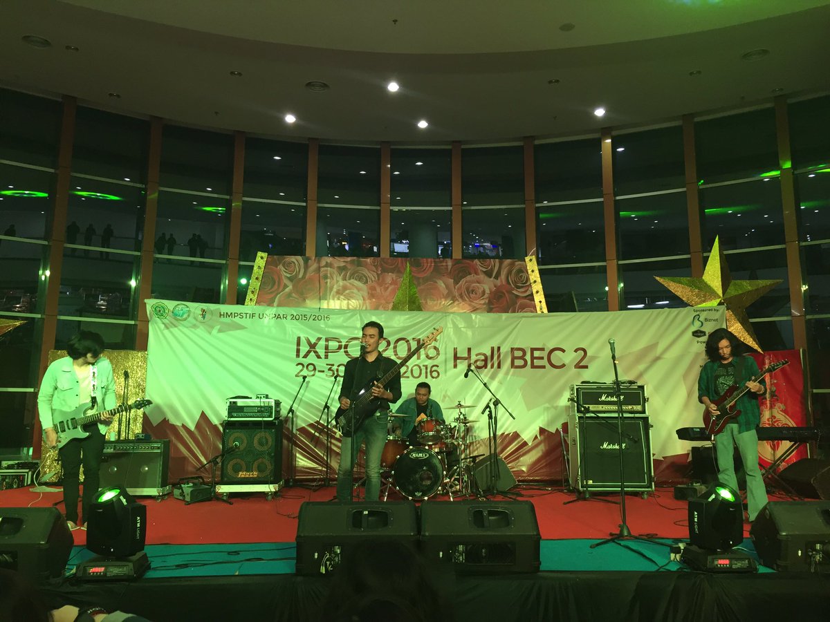 IXPO2016's tweet photo. The Galer is on stage now! #IXPO2016 #TechnologizeYourLifestyle https://t.co/iq8GjkWu8h
