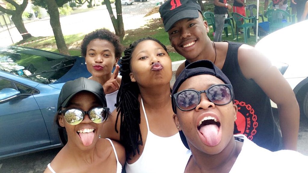 Sunnyside_Res's tweet photo. #BaeWash cool #BaeWash fun 🎈 https://t.co/oVyeUyY9Vd