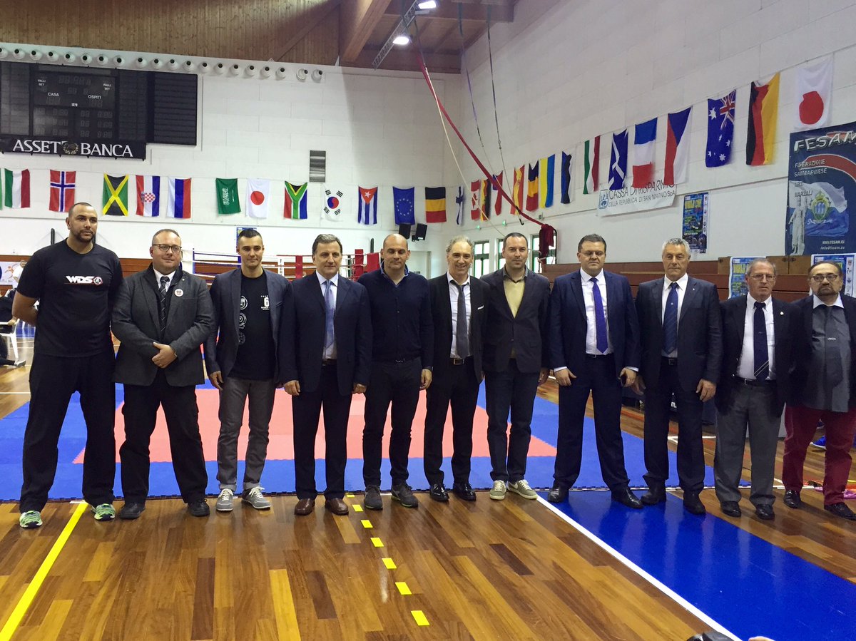 SegrTurismoSm's tweet photo. @dorolonfernini a dirigenza #IAKSA 'Manifesto mia gratitudine per aver scelto #SanMarino come sede vostro evento' https://t.co/SENkxOsKhO