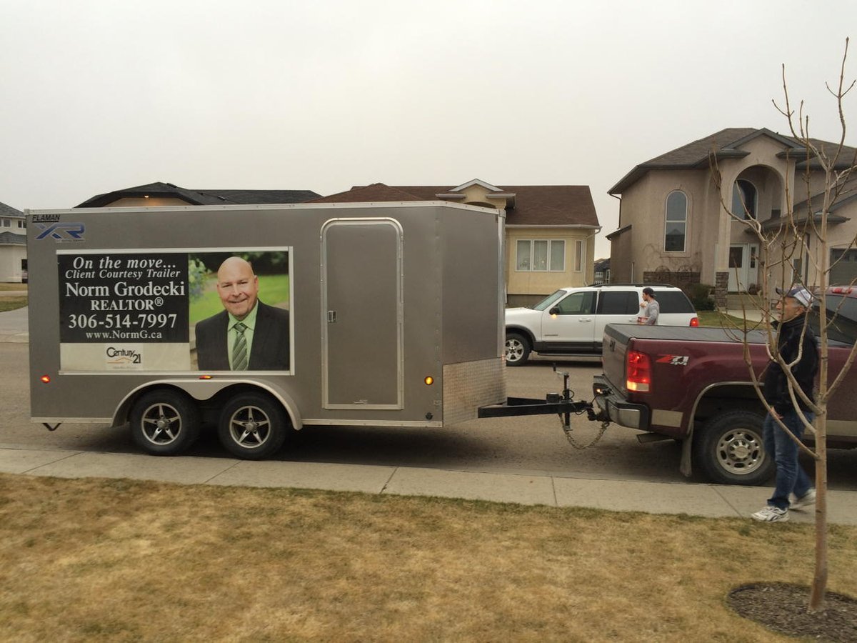 ITRsaskatoon's tweet photo. Norm Grodecki's clients picking up a moving trailer! They loved it! #normgrodecki #trailerrental https://t.co/QOplyQMBdk