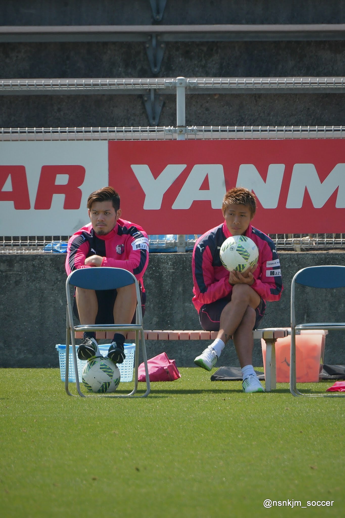 西中島nishinakajima Viyalo Chervonoyi Pandi スマホの壁紙みたいなよーさんほたさんの何気ないツーショット Cerezo セレッソ セレッソ大阪 柿谷曜一朗 山口蛍 T Co Hl8q7defh9 Twitter
