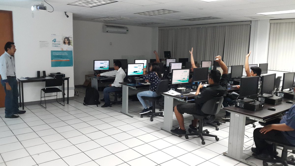 arlinchc's tweet image. Arranca! #TallerArduino en la @UT_RivieraMaya #Cetmat #Cecyte adelante chavos! #Innovacion#Tech @jaimeaglez