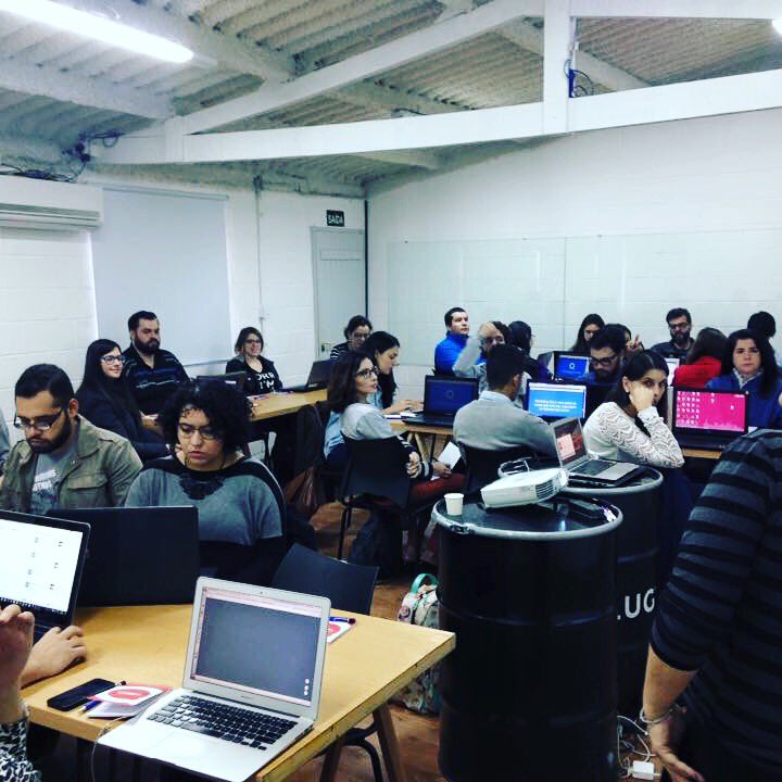 Plugco_'s tweet image. Tá rolando mais um @querosersm na #PlugBKLN! Interessou? Saiba quando vai rolar o próximo: querosersocialmedia.com.br