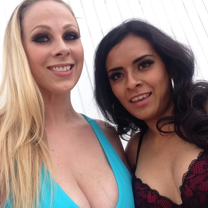 @fernandodeira @sexmexofficial Guadalajara Jalisco Mexico 2016 com out today hand say hi to us!!!! https://t<a class="tags" target="_blank" title="On Twitter" href="/?out=eyJ0eXAiOiJKV1QiLCJhbGciOiJIUzUxMiJ9.eyJpYXQiOjE3MTk4NjM5NjAsImlzcyI6InR3cG9ybnN0YXJzLmNvbSIsIm5iZiI6MTcxOTg2Mzk2MCwiZXhwIjoxNzUxMzk5OTYwLCJyZWRpcmVjdF91cmwiOiJodHRwczovL3R3aXR0ZXIuY29tL2Zlcm5hbmRvZGVpcmEifQ.YzrL70MRdN-RnetcXy4L4FmVf07jpi8h4718KQCD5f0VBKv1Sp2j8j9vOpiVpbr3nB2ZRSkxAj3K4pXk8Kd2OA">@fernandodeira</a><a class="tags" target="_blank" title="On Twitter" href="/?out=eyJ0eXAiOiJKV1QiLCJhbGciOiJIUzUxMiJ9.eyJpYXQiOjE3MTk4NjM5NjAsImlzcyI6InR3cG9ybnN0YXJzLmNvbSIsIm5iZiI6MTcxOTg2Mzk2MCwiZXhwIjoxNzUxMzk5OTYwLCJyZWRpcmVjdF91cmwiOiJodHRwczovL3R3aXR0ZXIuY29tL3NleG1leG9mZmljaWFsIn0.b91gcBPQfZ2Hf3EpZ-5rf6PKqy9iPFK2HNYbxOQPRfSHLfJBMSU9KG7h28103v0_QXdhF72XhknzuidO-eJ7kA">@sexmexofficial</a><a href="/tag/vegas"class="tags"><span>#vegas</span></a><a href="/tag/showmesapphire"class="tags"><span>#showmesapphire</span></a>