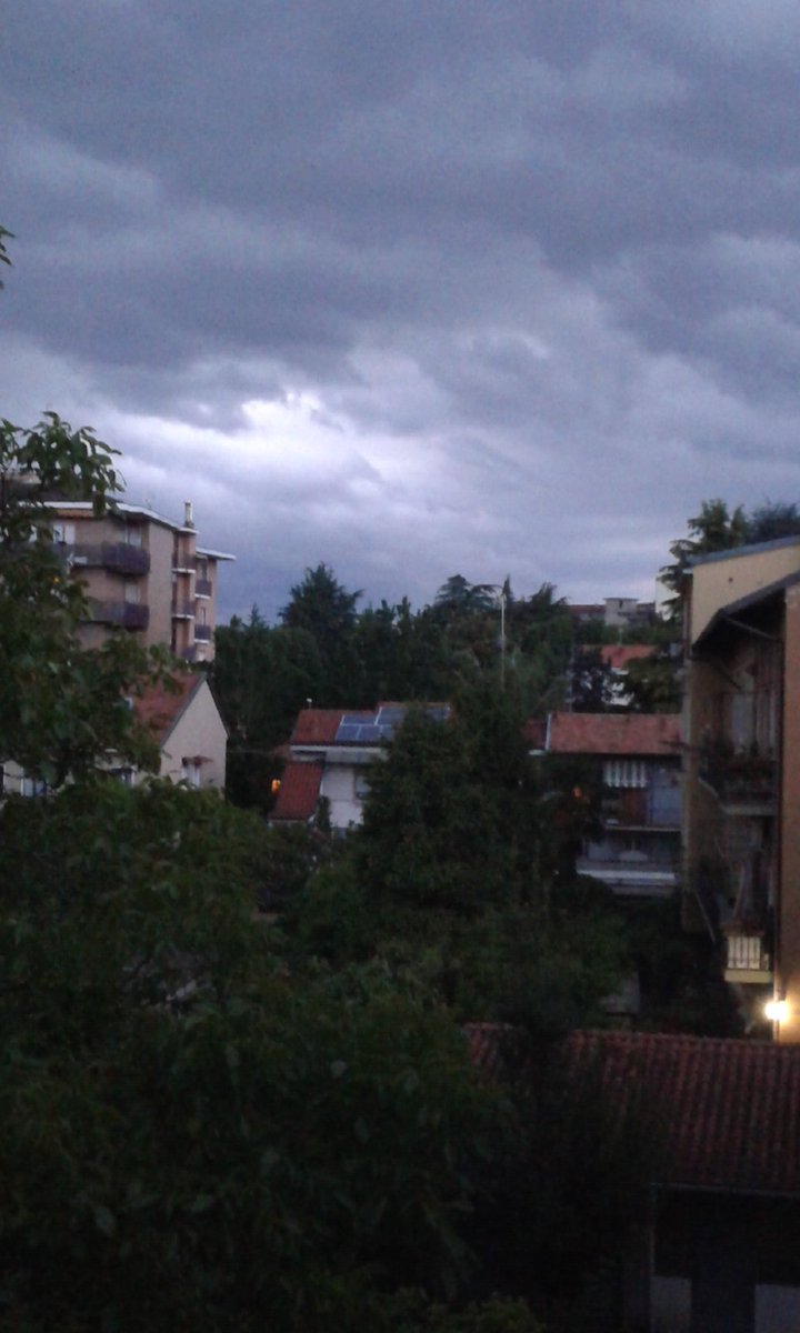 40Fanny's tweet photo. Un cielo un po arrabbiato https://t.co/ECh90Ixeom
