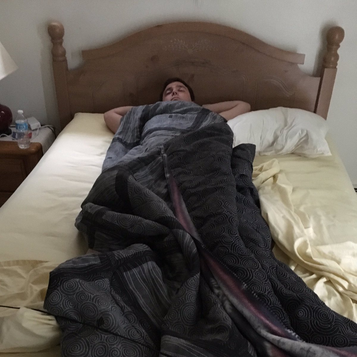 Breshua's tweet photo. #bedhog does anyone else have this #problem? #marriedlife #marriage #vacation #husband #noroom https://t.co/Stv6Glx3Hy