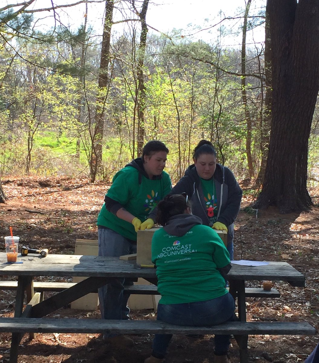 CMCarlina's tweet photo. 2016 Comcast Cares Day was so much fun.  Building duck houses. @ComcastNewEng @comcastcares https://t.co/XdOAKmNDuS