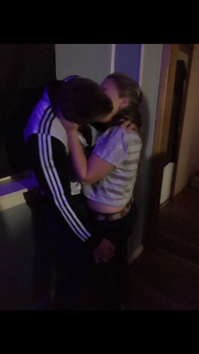 GhenyMakeouts's tweet photo. Is he reaching for her wallet? https://t.co/Tl4bZPq4sc
