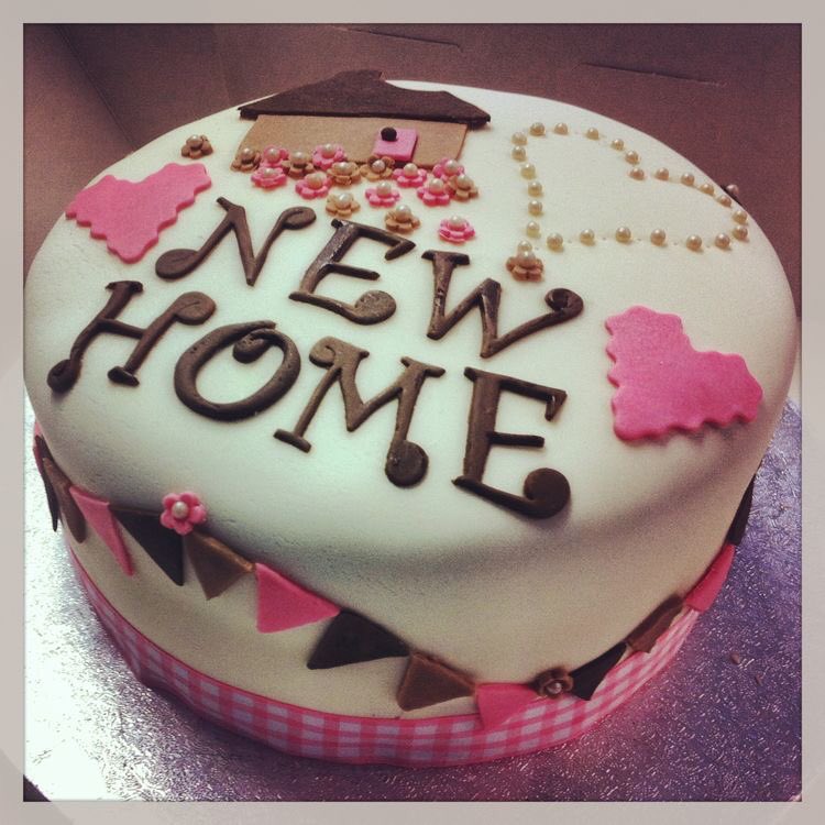 *knocks on the door of @RickyWilsonRP apartment wondering if <a href="/DebraCharlesRP/">Debra Charles #Parody</a> is here yet. Hoping he likes the cake*