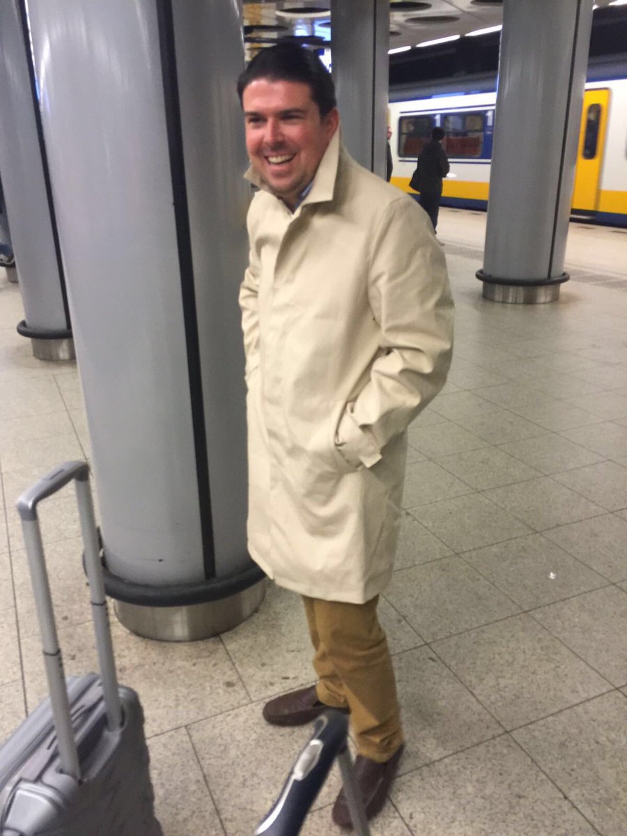 InspectorLFC's tweet photo. #flashingmac 😂😂😂😂 https://t.co/o6COx1BpxA