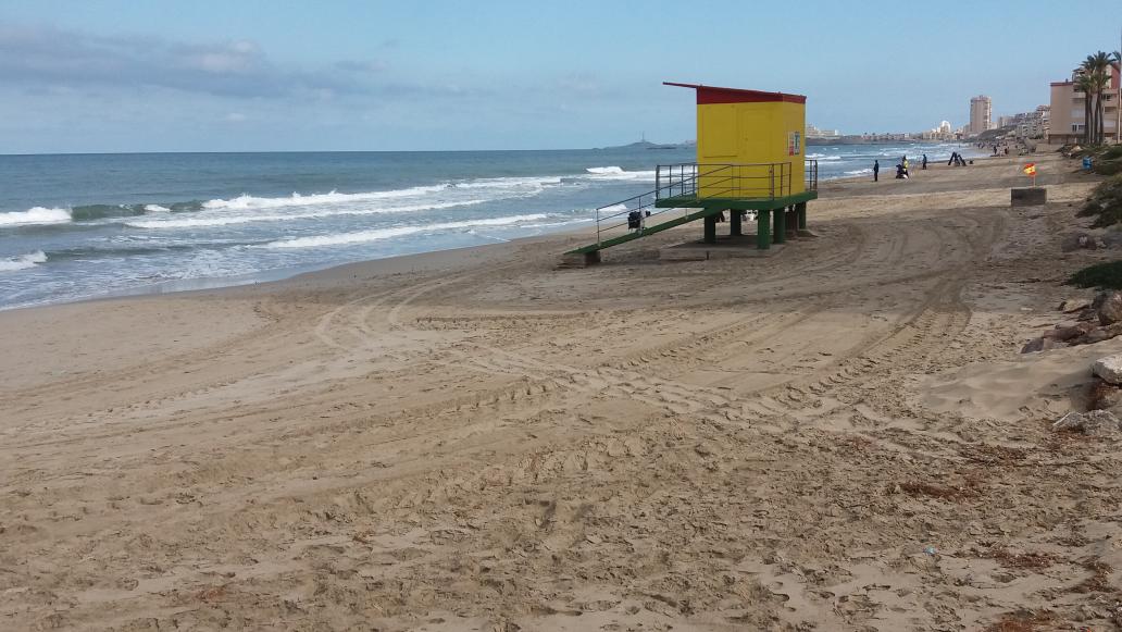 Por fin un contenedor donde no se salgan las agujas! <a href="/EnfrmraSaturada/">Enfermera Saturada 🫀</a>