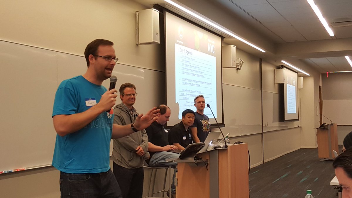 "Can we make a Blockchain unicorn!?" - Ryan Selkis <a href="/twobitidiot/">人人有功练 I KNOW KUNG FU</a> kicks out hackathon #consensus2016 by @coindesk