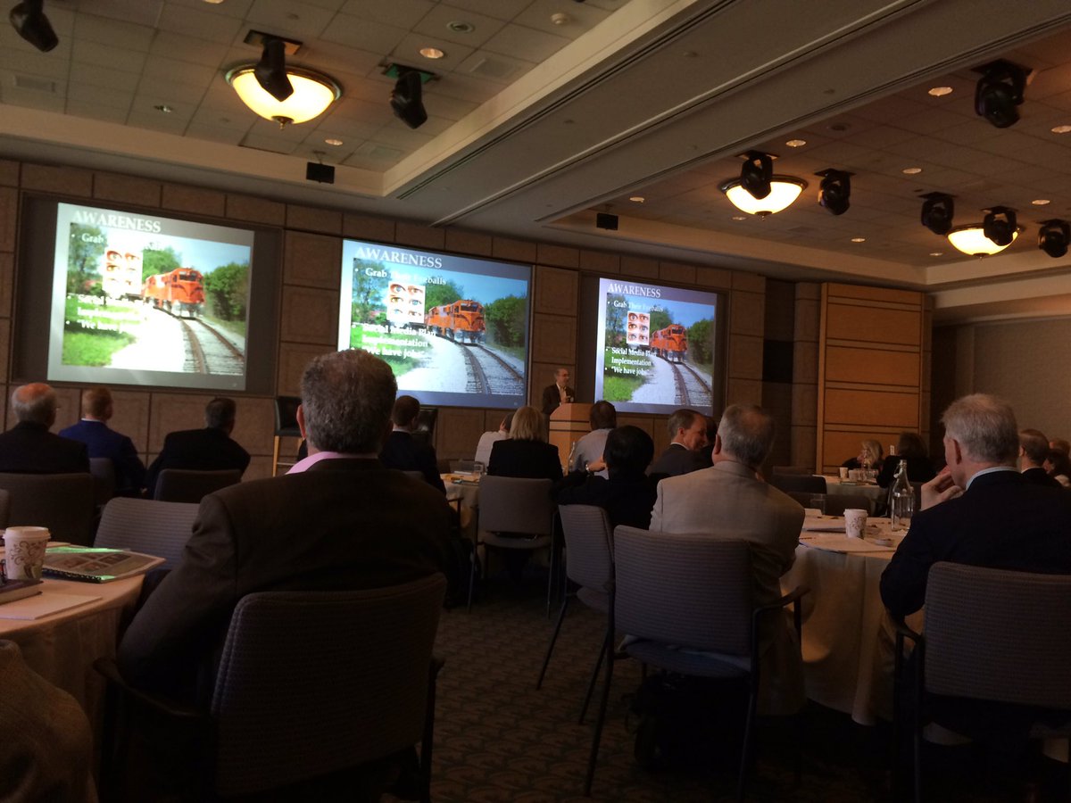 foodiecmo's tweet photo. @ExecForumOrg Harry Glantz on transforming RailWorks. @hglantz21 #springLC2016 https://t.co/TLwjvzeMhQ