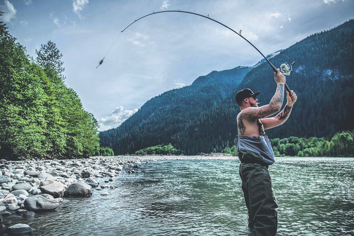 stilez's tweet photo. Gettin' er done with the boys, at the foot of the mountains in #Squamish https://t.co/rBOfpfpV1b