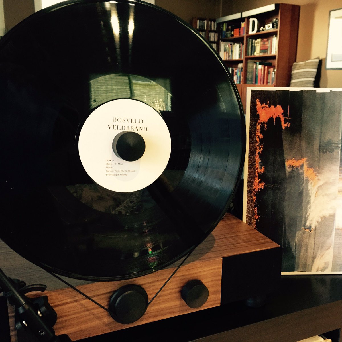 QuickB4ItMelts's tweet photo. #OnTheRecordPlayer @velodrones / @bosveldmusic - Veldbrand | @sosorryrecs #FloatingRecord https://t.co/wCAyvnxsvo