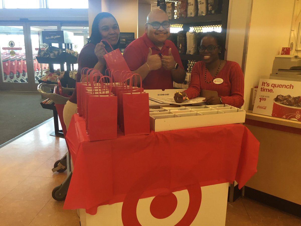 MercedesTPJ's tweet photo. Ready, Set, Color at T1885 #milkisthebest #kidscoloringevent #target #HRrocks @JennyTGT @big_milk83 https://t.co/aHOpYSx5Eg