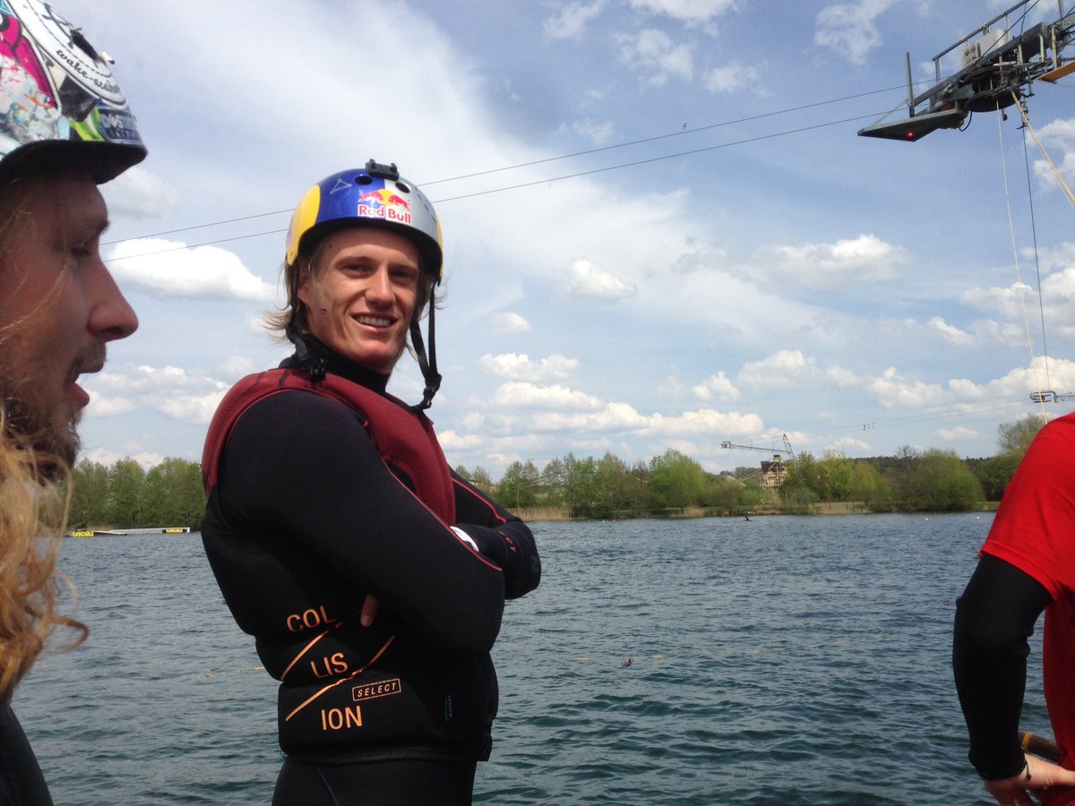 munichmash's tweet photo. #TurnOn #Turncable #ridenewlines im Wakepark Thannhausen mit Dominik Gührs! #turnOnMASH #munichmash https://t.co/1Ufg4ke3Hg
