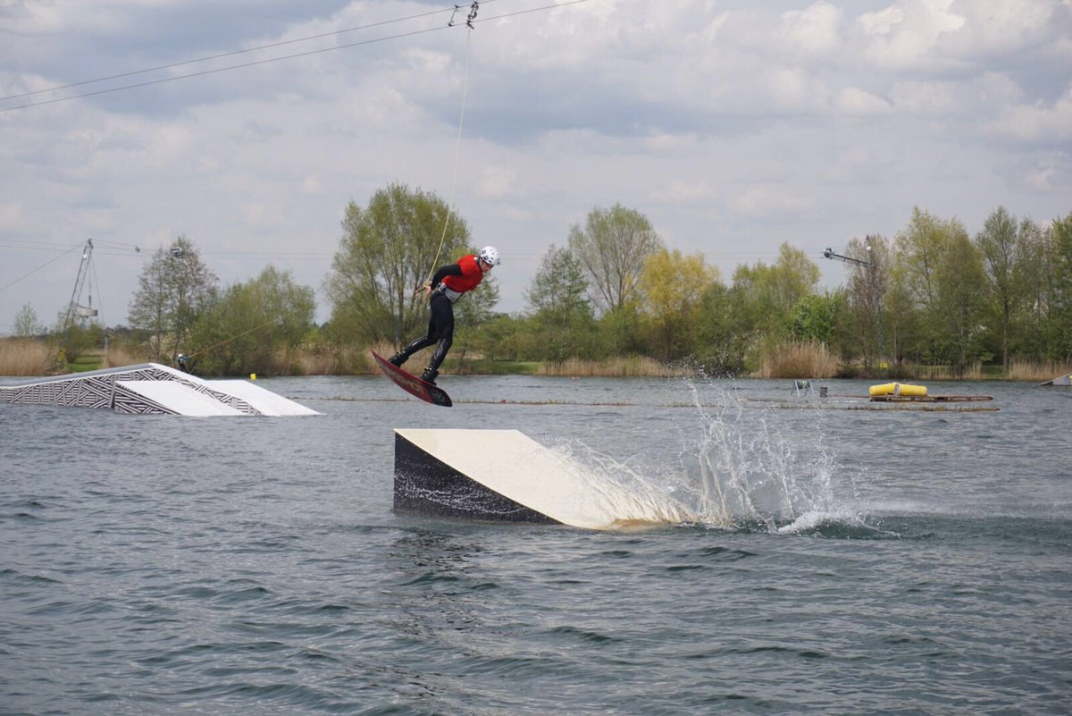 munichmash's tweet photo. #TurnOn #Turncable #ridenewlines im Wakepark Thannhausen mit Dominik Gührs! #turnOnMASH #munichmash https://t.co/1Ufg4ke3Hg