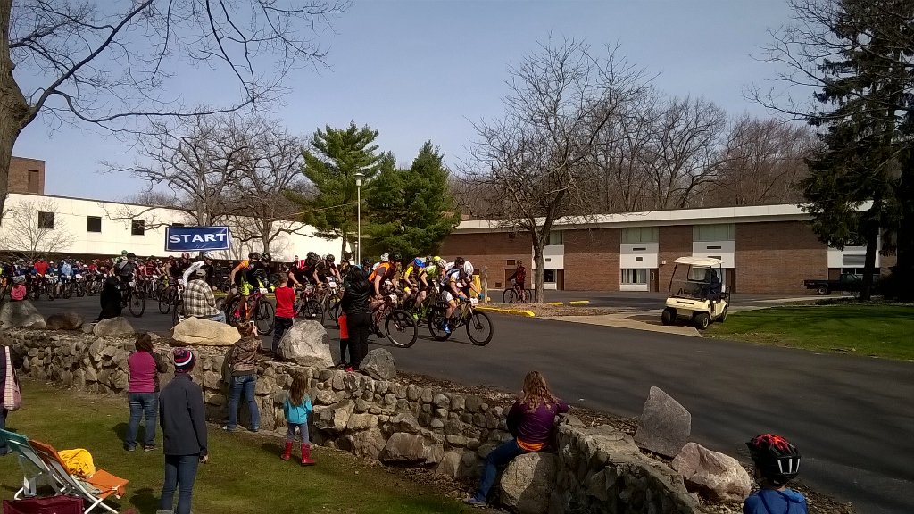 mikerallen2's tweet photo. #rustshaker start @MMCC_College https://t.co/t3cAJEBa2D