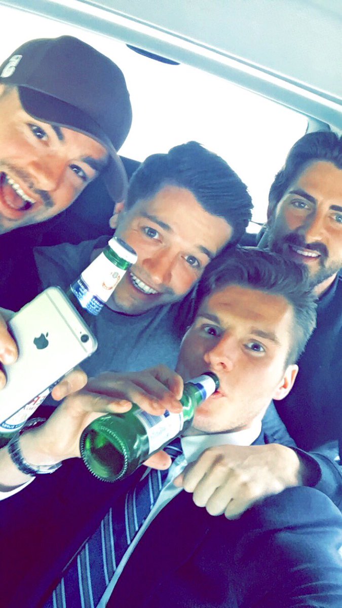 DavidSharpe91's tweet photo. I said WE ARE GOING UP, WE ARE GOING UP!!!!! 🍺🔵⚪️🔵⚪️🍺 https://t.co/noI7fbYtoO