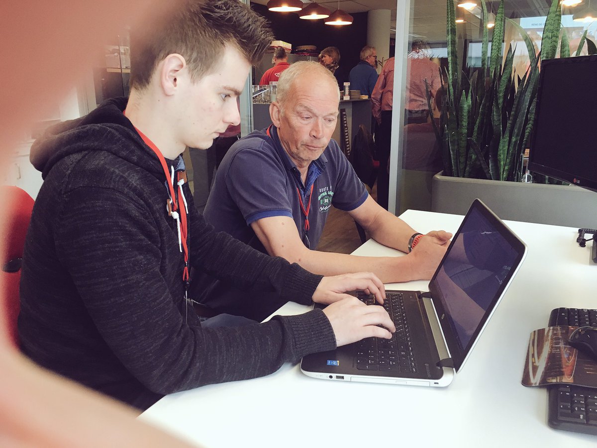 Merci <a href="/afterfive_TM/">Afterfive</a> <a href="/ZwaanL/">Louis Zwaan</a> <a href="/LouisOrlians/">Louis Orlians</a> <a href="/StevenVbrgn/">Steven Verbruggen</a> <a href="/ThomasMoreBE/">Thomas More-hogeschool</a> ||| werven  #VSVvrijwilligers @VSVerkeerskunde