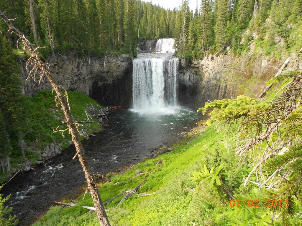 DarthOda's tweet image. #7DaysOfNature Challenge! Day 7 of 7: "Colonnade Falls" #Yellowstone #colonnadefalls #waterfall #jdstoker