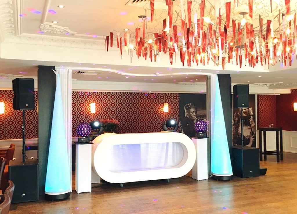 En mijn werkplek staat er al weer mooi bij voor vanavond! #Single #Party <a href="/Coelenhage/">Coelenhage</a>. Thanks2 <a href="/Inspiprod/">InspirationProd</a>!