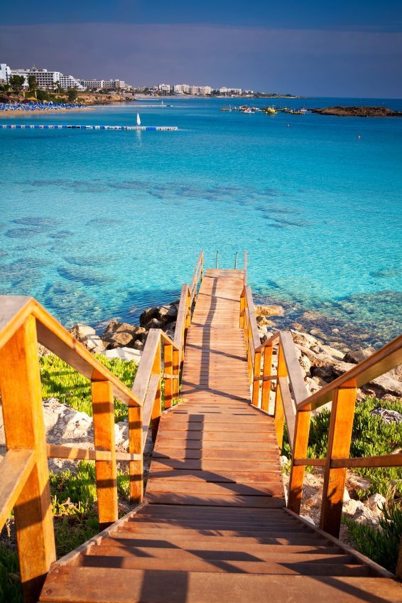 top_holidays1's tweet photo. Turquoise Sea, #Cyprus. 300-plus days of #sunshine. https://t.co/DWjW2p1MIx