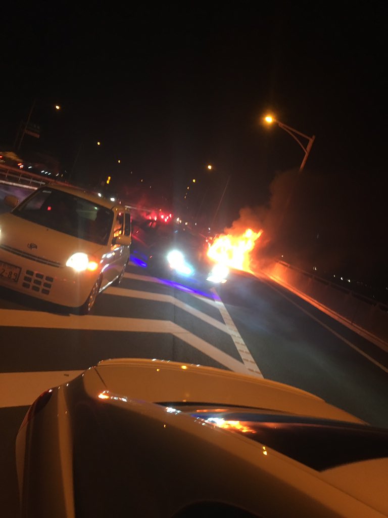 S 瀬戸大橋与島pa車両火災 瀬戸大橋 与島 与島pa 与島mt 車 火災 車両火災 T Co Bjgobvbfzz Twitter