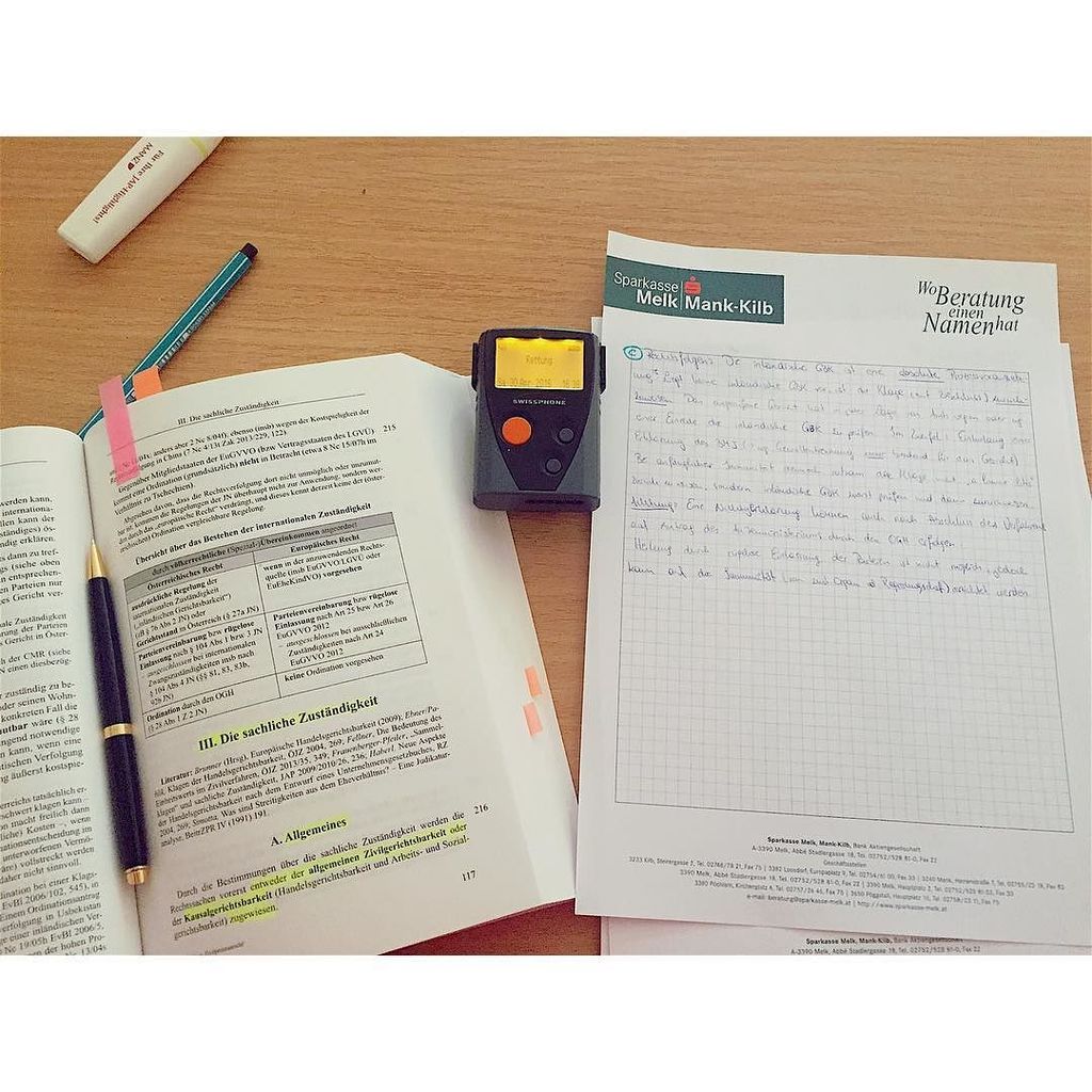 TheCaringTimes_'s tweet photo. #hope not to be #pages the next few hours 🚑🤓 #study #while #in #charge #studying #law #lawstudent #volunteer #redcr… https://t.co/8uYu5tCuOl