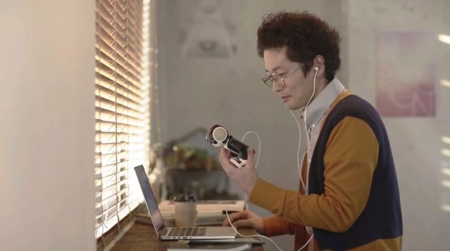 Sharp RoBoHoN è il piccolo robot smartphone che sorprende tutti: il video goo.gl/F3QkTv?VwvS