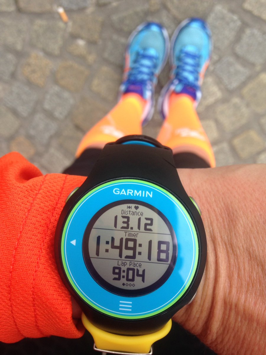 vegemiterun's tweet photo. hej! from half marathon number 47 in Amsterdam. Orange Booster Elite got some smiles! #colouryourrun @BVSport_UK https://t.co/oykR8Xc3rV