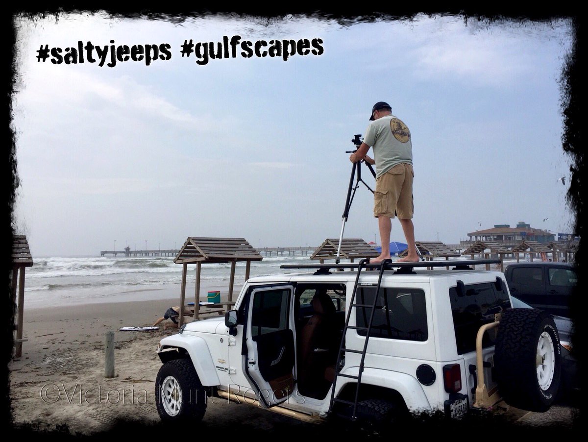 islandjeepgirl's tweet photo. Setting up on #padreisland to shoot some pics of Texas state surfing championship #tgsa #surfing #jeeplife #jeep https://t.co/JpH6FcvGq8