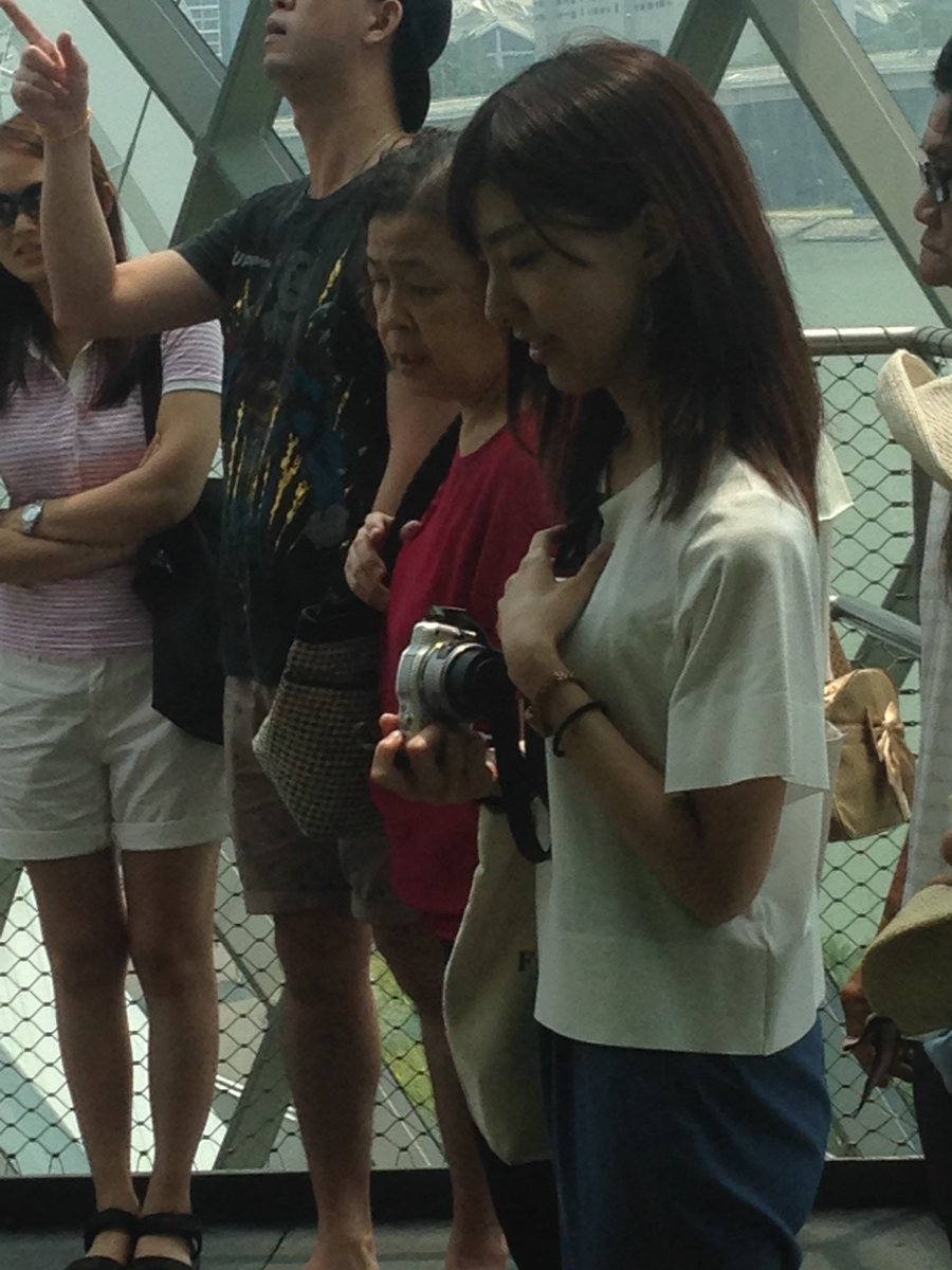 Evil1So's tweet photo. Please ! I looking for her . I met her in Marina City Park - Singapore. Somebody help me ! https://t.co/MasXQ2Uuk8