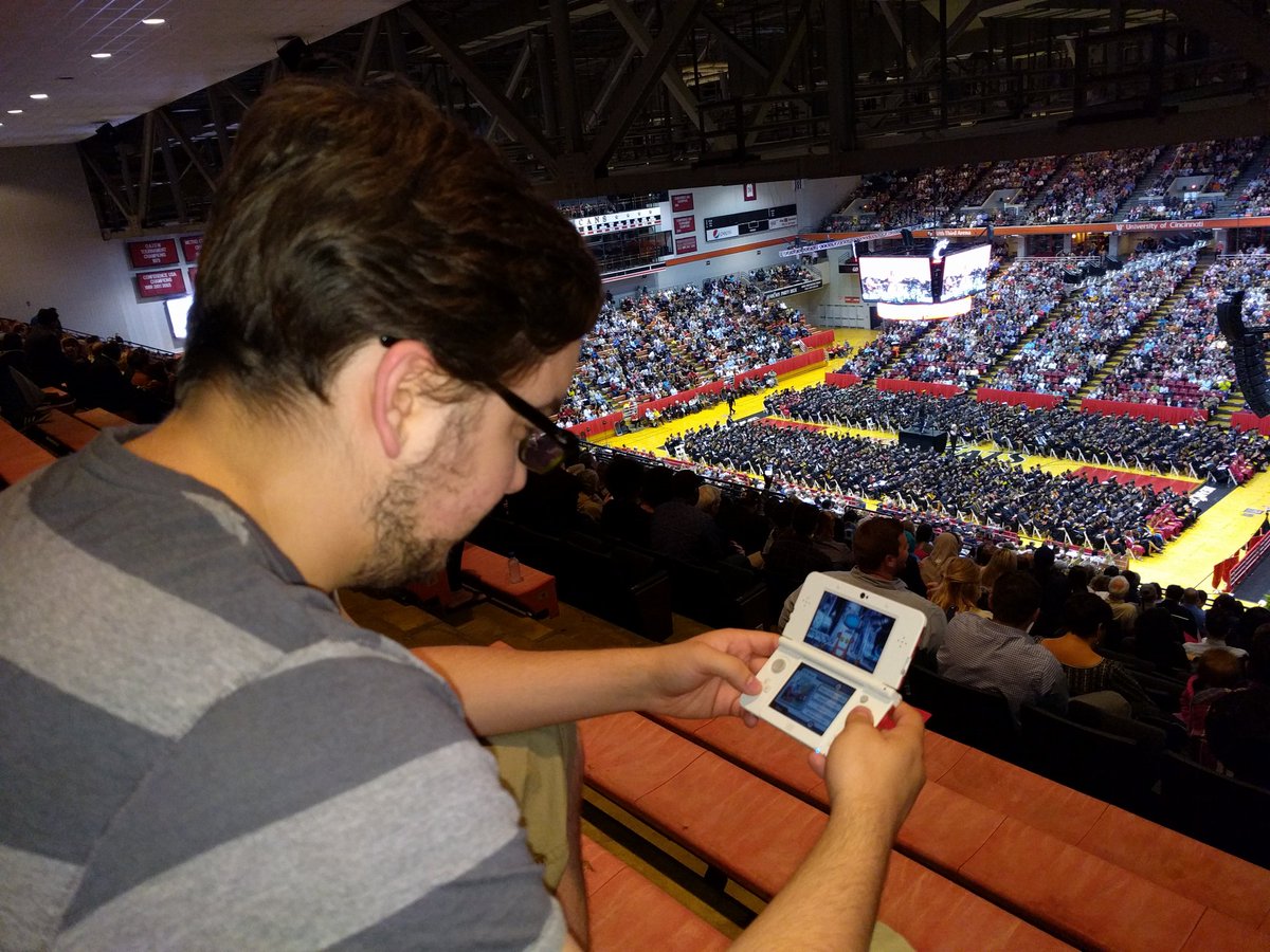 Mannaxra's tweet photo. Guest speaker Phoenix Wright at #UCGrad16 #aceattorney #Nintendo #wheredoyouplay https://t.co/a89swcam3i