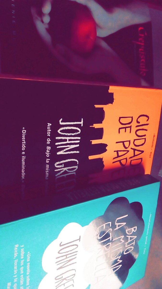 laaia14's tweet photo. Lo que mas amo es leer❤ https://t.co/Vf8kpSDv0v