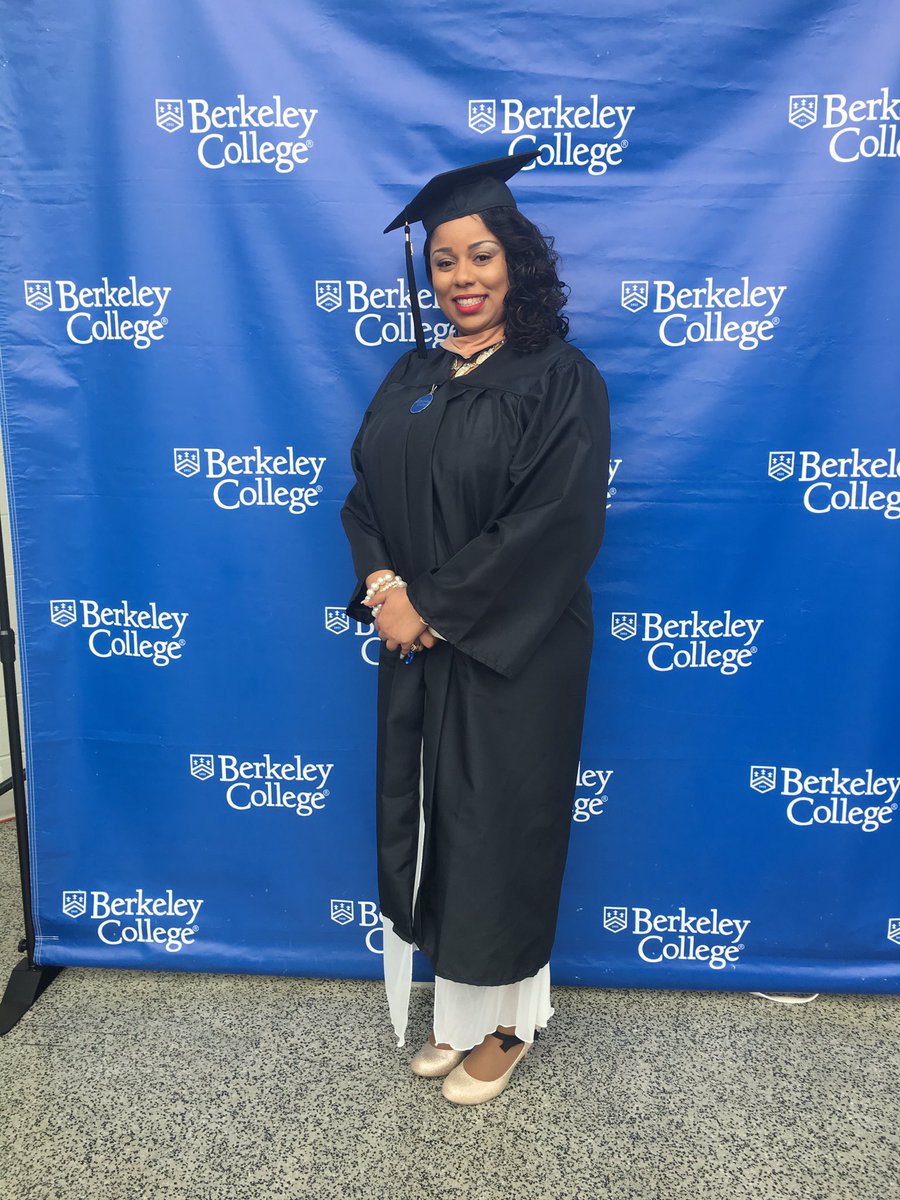 mzzdivacherri25's tweet photo. @BerkeleyCollege #BerkeleyGrad2016 https://t.co/0EStPwYpzC