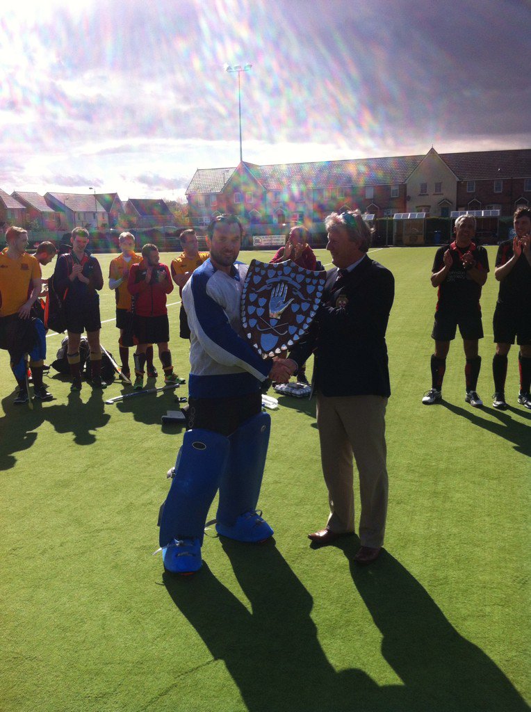 UHUPresident's tweet photo. @UlsterHockey South Antrim receiving Men's JL4 trophy from president.drew 3-3 with Mossley to win league.well done. https://t.co/MSpZ7586uC