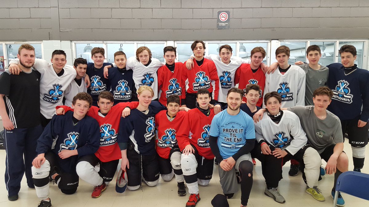 Notre équipe U14 avc <a href="/JoBourcier/">Jonathan Bourcier</a> et @Gauvreau_2 des <a href="/SagueneensLHJMQ/">Saguenéens</a> 
<a href="/Struc_Intrepide/">Structure Intrépide</a> <a href="/HockeyQuebec/">Hockey Québec</a> #bellerencontre