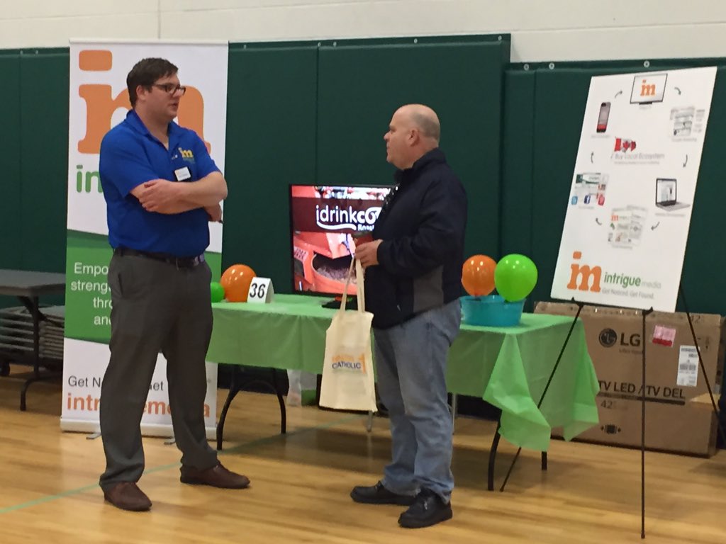 HaltonCResFair's tweet photo. @AcclaimHealth @teamunbreakable @NYCyouthcentre @HaltonPolice @Sahaja @HaltonDSB Communitybuzz of activity&amp;supports! https://t.co/xd2apzD5YA