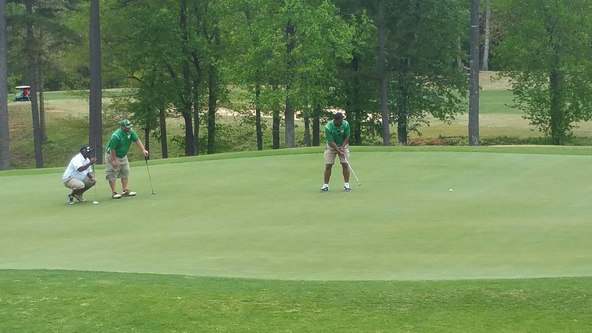 WIHSwarriors's tweet photo. Coach Simmons, Gray, and Jordan working the greens at the Warrior Football Golf Tourney. Thanks to all who came. https://t.co/RCThKJSso7
