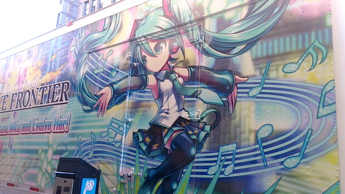 HolaMiku tweet picture